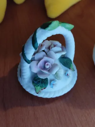 Cesto porcellana fiori rosa e bianchi