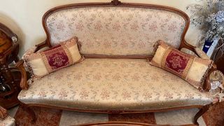 Sofá y 2 sillones estilo antiguo