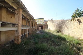 Terreno en venta en Núcleo Urbano en Pobla de Vallbona (la)