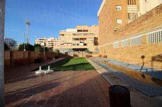 Local comercial en venta en San Luis en Almería