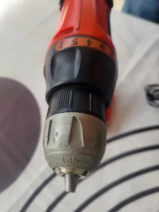 Taladro Black&Decker CD14C con maletín