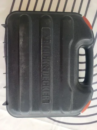 Taladro Black&Decker CD14C con maletín