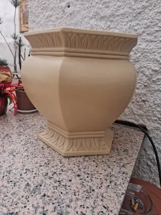 Macetero de terracota beige