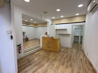 Local comercial en alquiler en Centre - Joan Prim en Granollers