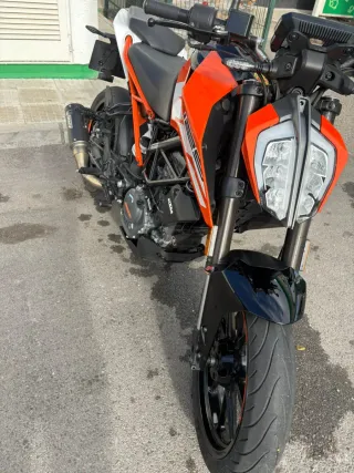 KTM Duke 125 Naranja/Negra