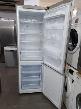 Nevera Samsung plateada