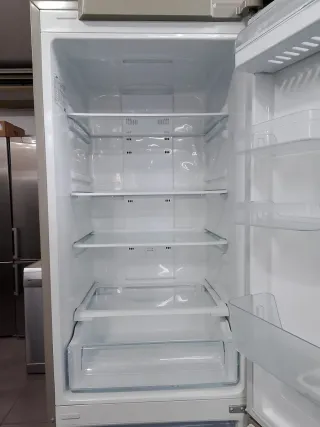 Nevera Samsung plateada