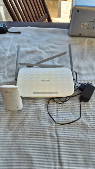 Kit WiFi TP-Link: Router AC750 + Repetidor RE200