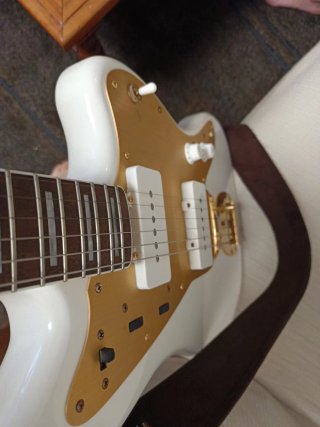 Guitarra Squier Jazzmaster 40th Aniversario