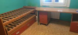 Cama nido con escritorio y 2 mesitas No envío