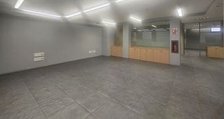 Local comercial en venta en Juan de la Cierva en Getafe