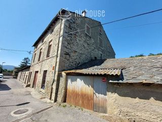 Edificio en venta en Puigcerdà