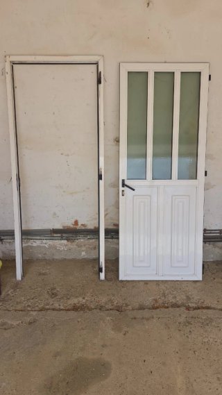 Puerta de aluminio blanco,05 x 0,90