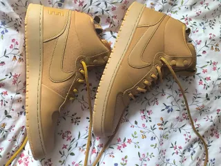 Zapatillas Nike Court Borough Mid Winter Hombre