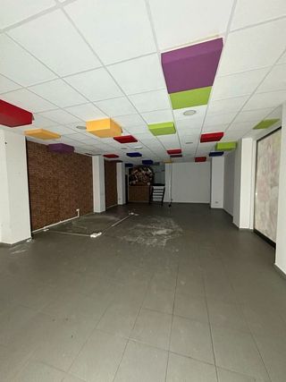 Local comercial en alquiler en Vallobín - La Florida en Oviedo