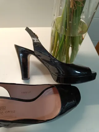 Zapatos de tacón Gloria Ortiz negros