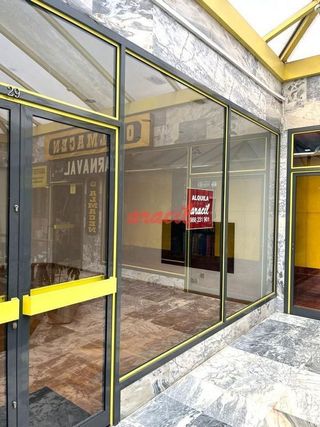 Local comercial en alquiler en Centro en Ourense