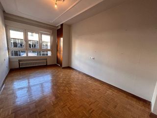 Piso en alquiler en Centro en Gijón