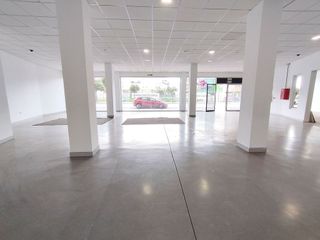 Local comercial en alquiler en Camino Viejo de Málaga en Vélez-Málaga