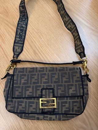 Bolsos Fendi y Louis Vuitton Marrones