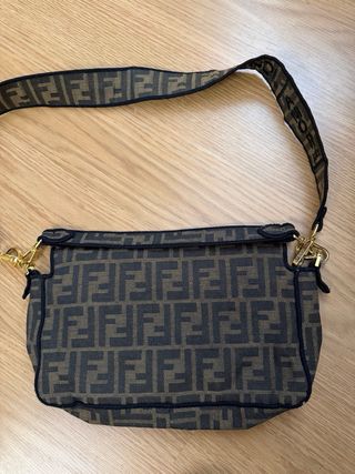Bolsos Fendi y Louis Vuitton Marrones