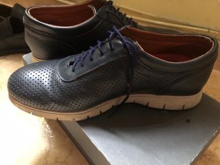 Zapatos de vestir perforados azul marino