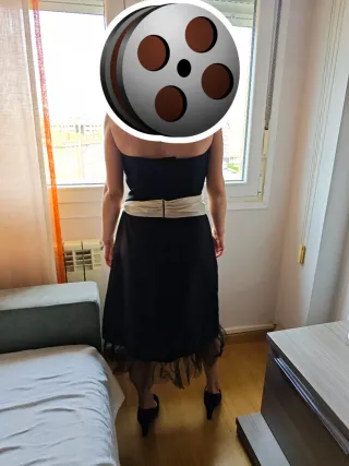 Vestido de fiesta negro y beige
