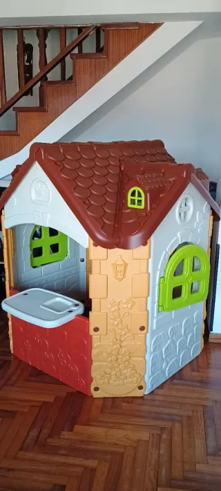 Casita de juguete FEBER sin uso