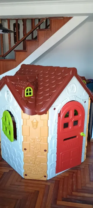 Casita de juguete FEBER sin uso