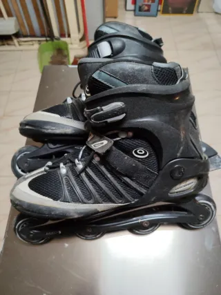 Patines en línea negros