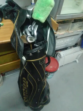 Set  completo de Palos de Golf,  lote de dos .