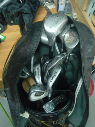 Set  completo de Palos de Golf,  lote de dos .