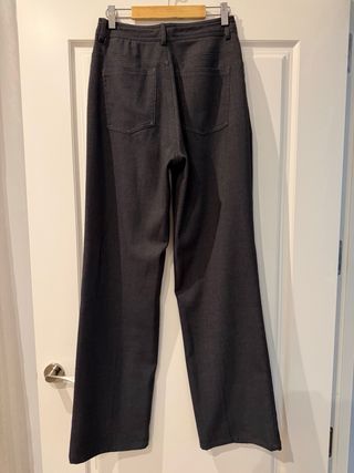 Pantalones Mango grises talla M