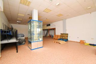 Local comercial en venta en Pabellón - Estación - El Corte Inglés en Ejido (El)