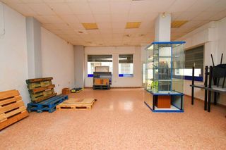 Local comercial en venta en Pabellón - Estación - El Corte Inglés en Ejido (El)