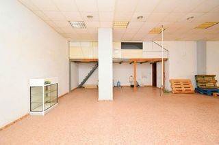 Local comercial en venta en Pabellón - Estación - El Corte Inglés en Ejido (El)