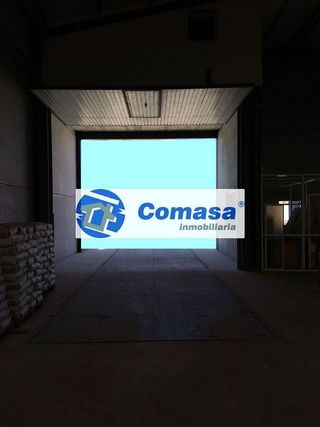 Nave industrial en venta en Martos