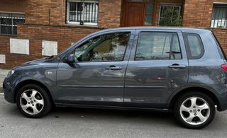 Mazda 2 2005