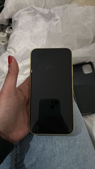 iPhone 11 128GB Amarillo - Batería 81%