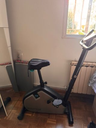 Bicicleta Estática Essential 06