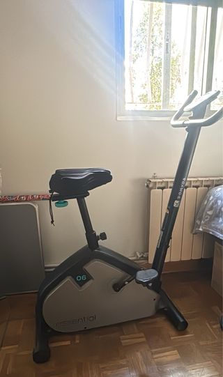 Bicicleta Estática Essential 06