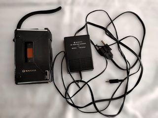 Grabadora Sanyo TRC-2000 con Cargador