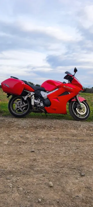 Honda VFR 800 V-TEC Roja