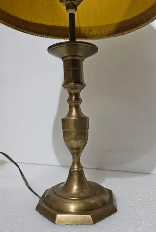 Lámpara de latón antigua
