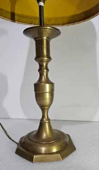 Lámpara de latón antigua