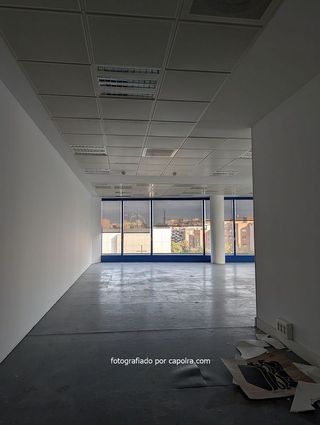 Oficina en alquiler en Bufalà en Badalona