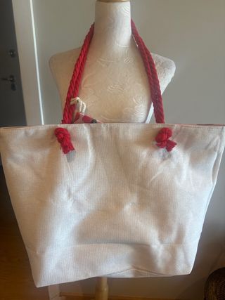 Saco de praia com padrão de morangos