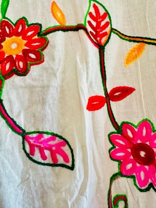 Chaqueta bordada flores y flecos boho chic