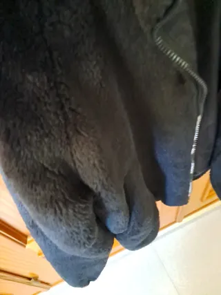 Chaqueta negra pelo sintético Pull&Bear