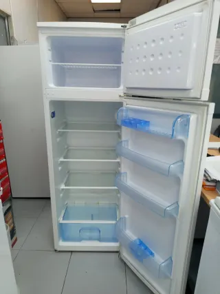 Nevera Beko 1.60m x 54cm